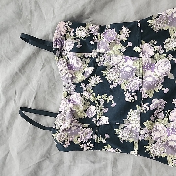 Summer dress - Picture 2 of 3